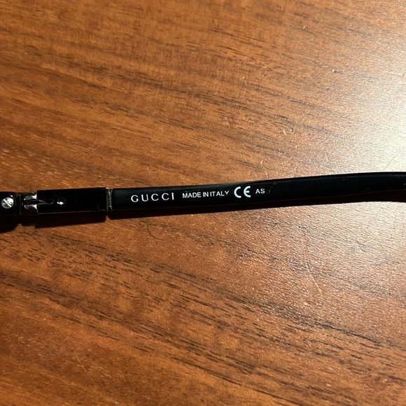 Gucci Eyeglass Frames - Picture 4 of 12